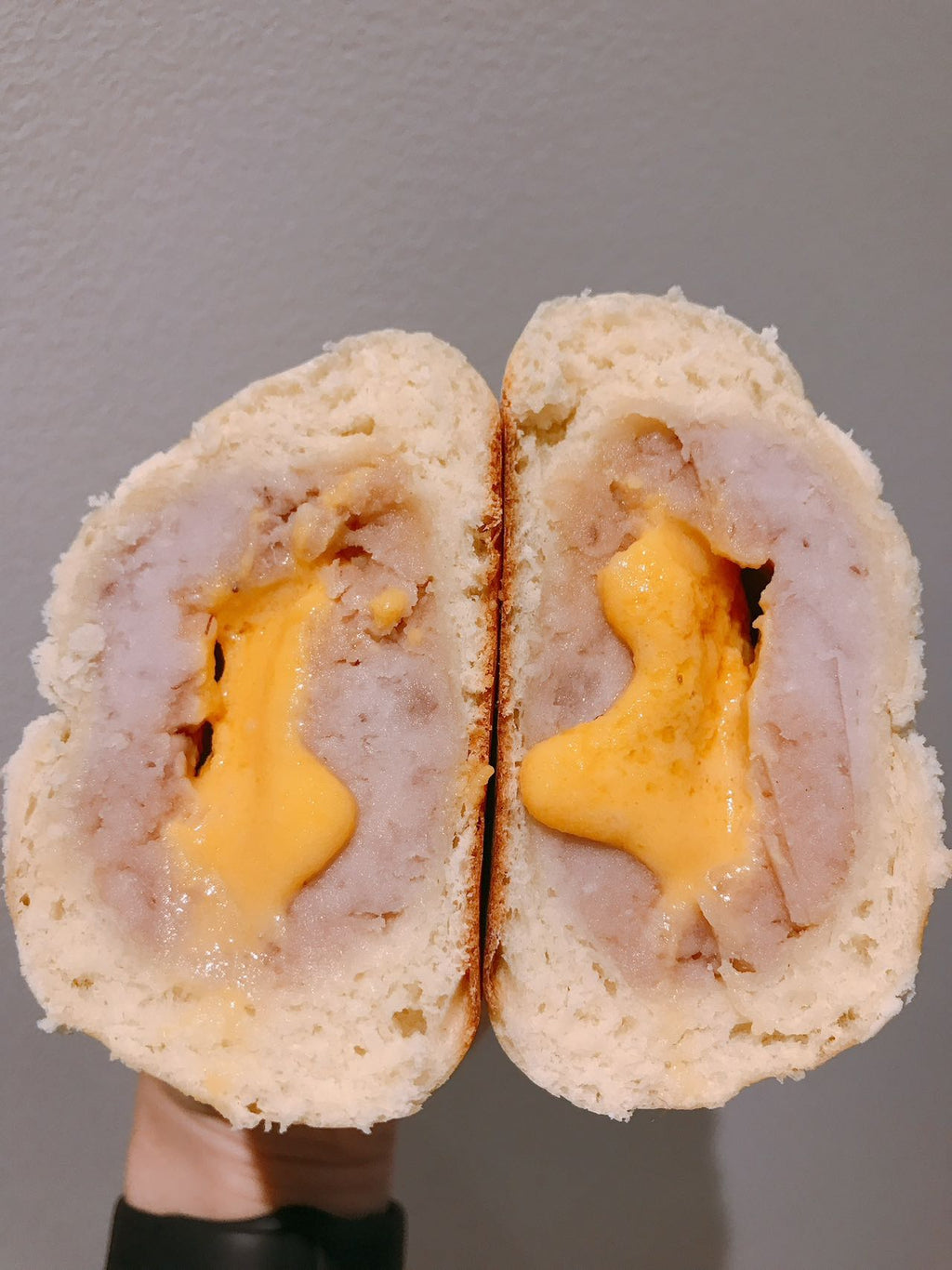 咸蛋黄肉松宝藏包